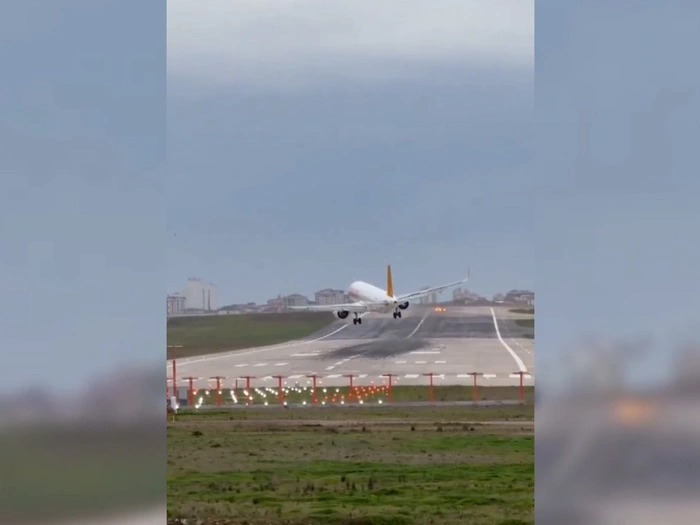 Wegen Sturm: Flugzeug muss Landung abbrechen