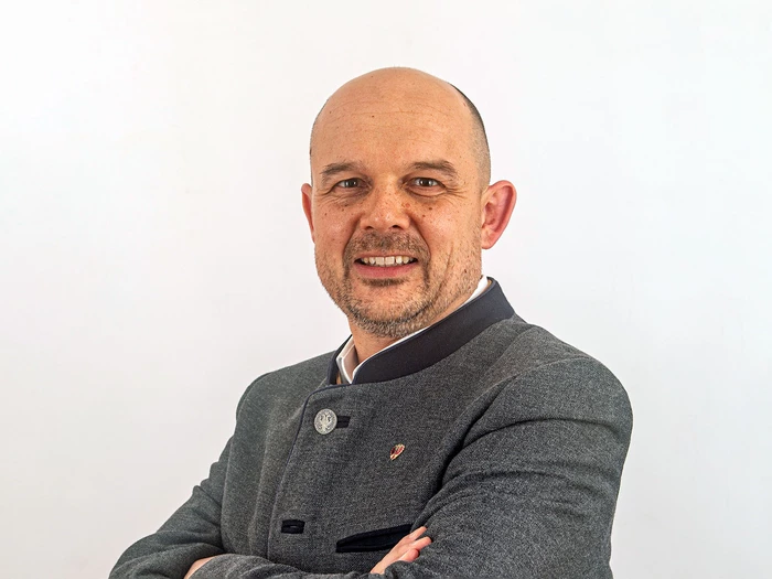 STF bemängelt: Tausende Südtiroler könnten ohne Ausweis dastehen