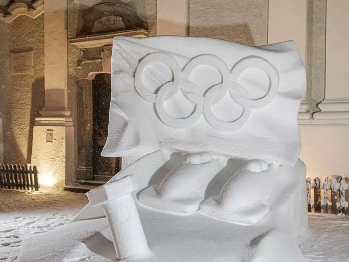 Schneeskulpturen für Olympia: Innichen wird zur Freiluft-Galerie
