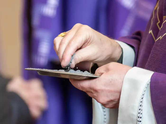 Aschermittwoch im Bozner Dom mit Bischof Muser