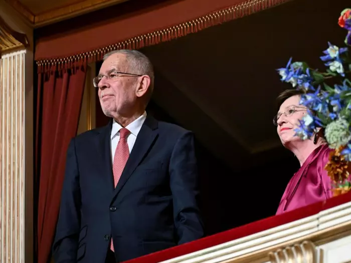 Opernball glänzt mit Bundespräsident und Vizekanzler