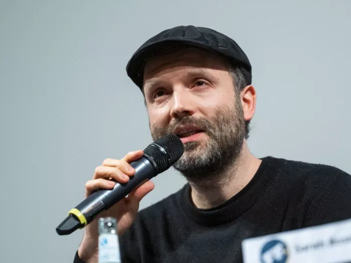 Neues humorvolles Nachrichtenformat "Fun Facts" mit Promis