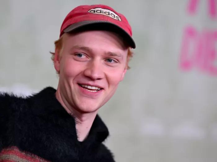 Schauspieler Bruno Alexander brach sich bei Filmdreh den Fuß