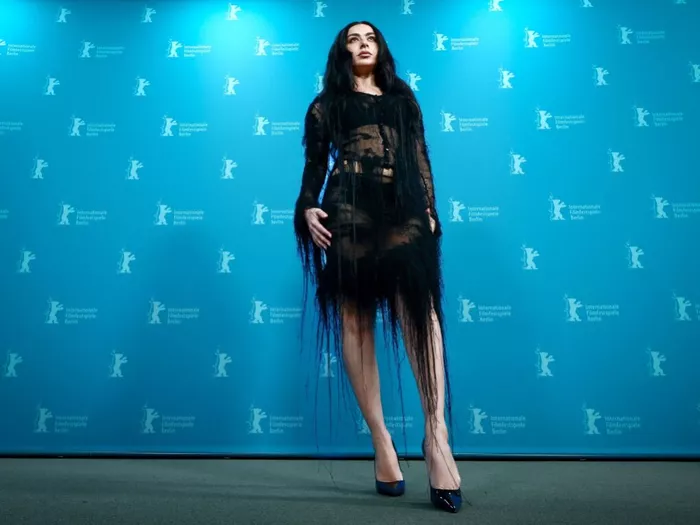 Wie der "brat"-Sommer endete: Das Phänomen Charli xcx