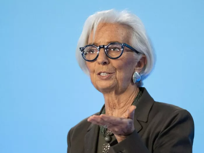 EZB-Chefin Lagarde weiter vage zu Spekulationen über Rückzug