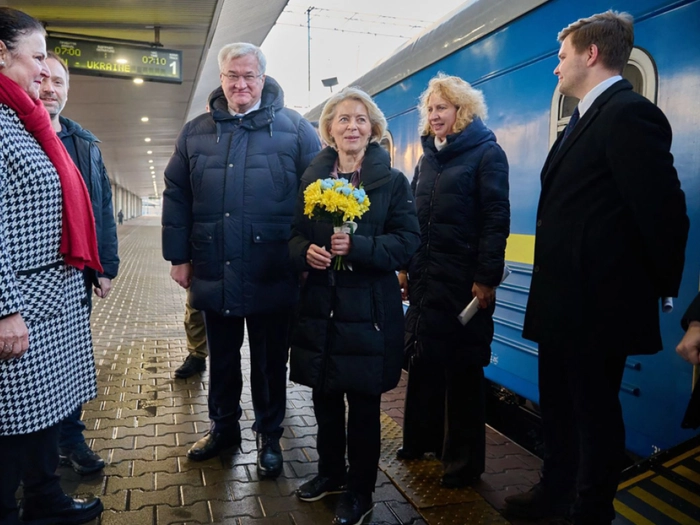 EU sichert Ukraine weitere Unterstützung zu