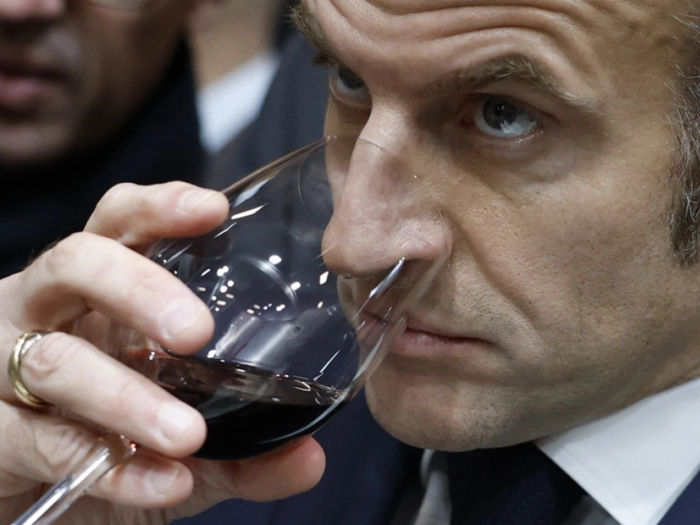 "Französische Lebensart": Macron will Wein-Exporte steigern