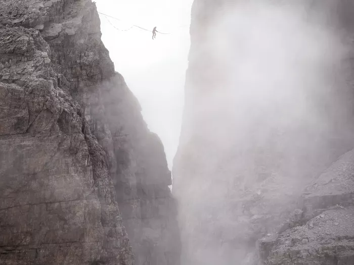 Südtiroler Bergfilm "High Above - Highlining on Tribulaun" international veröffentlicht