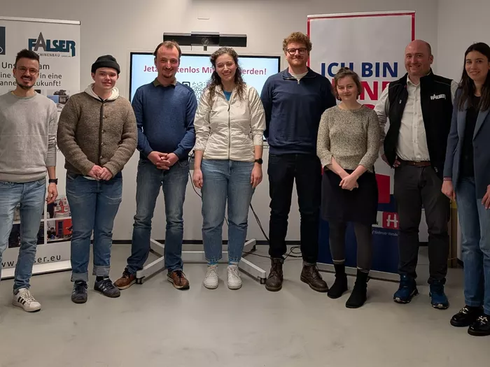 Junges Handwerk am Ruder