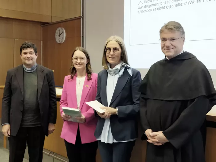 Institut “De Pace Fidei” prämiert zwei Abschlussarbeiten