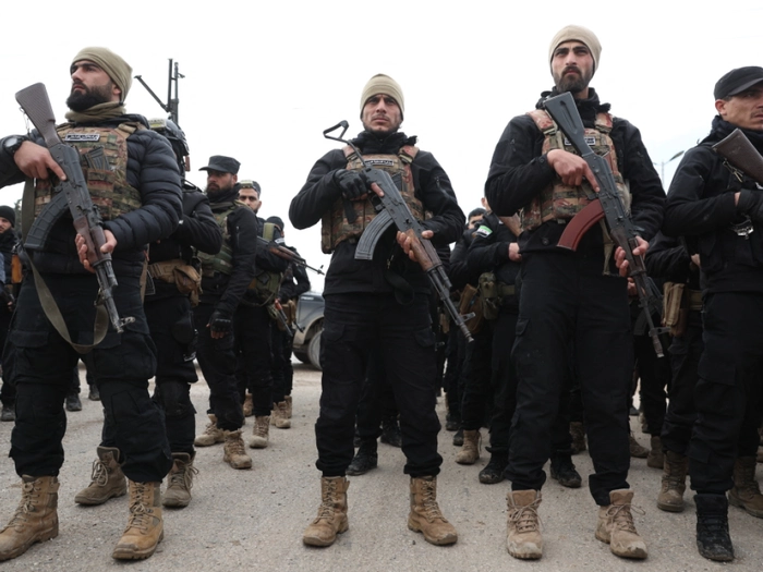 Syrische Regierungstruppen rücken in Kurden-Hochburg ein