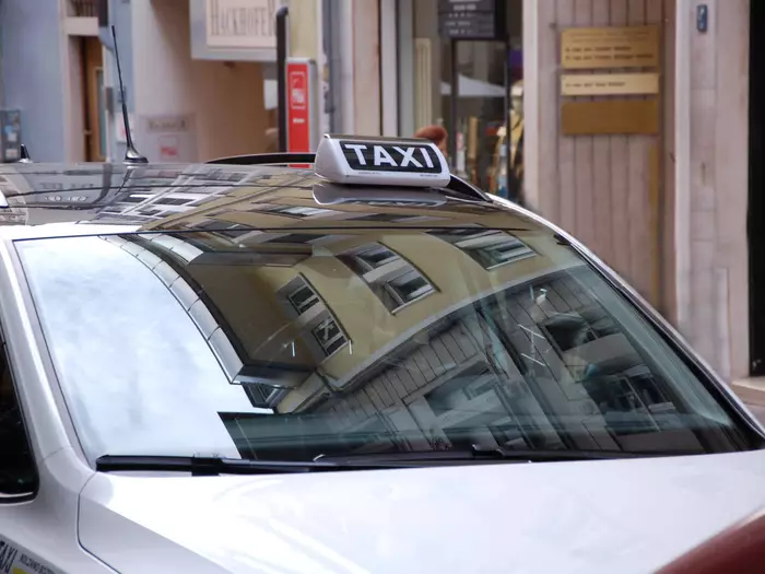 Gemeinde Bozen einigt sich mit Taxi- und Mietwagenfahrern