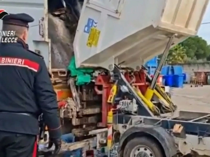 Unfassbar: Mann wirft Goldbarren in den Müll