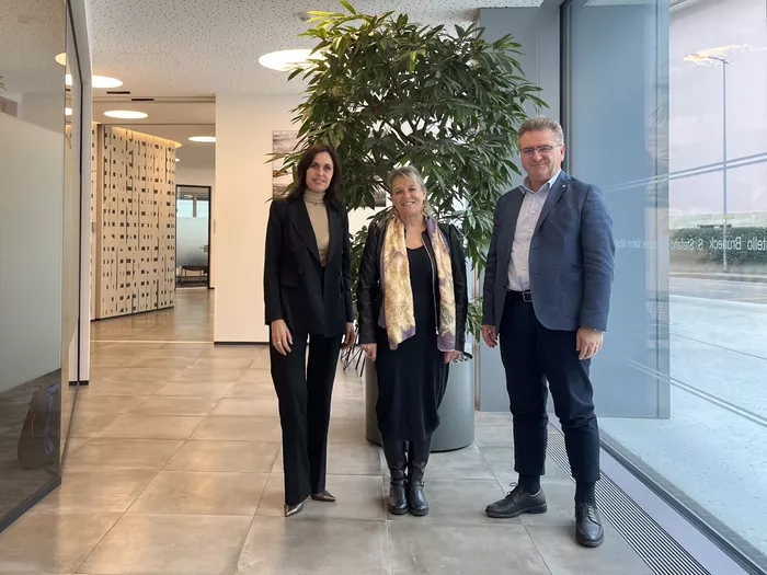 Volksbank spendet ein neues Elektroauto in Treviso