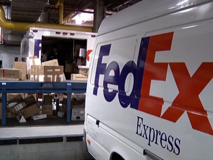 Wegen Zölle: Logistik-Riese FedEx verklagt Trump