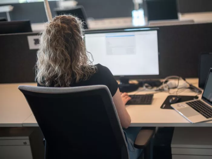 Haltung bitte: Diese App zwingt zum Geradesitzen am Rechner