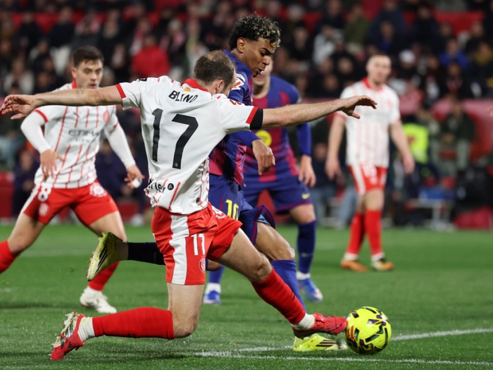 Barcelona verliert bei Girona, Real bleibt an Tabellenspitze