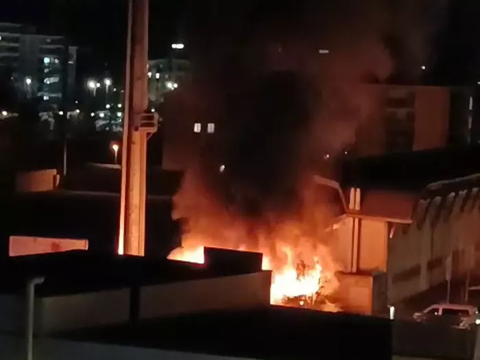 Bozen: Imbissbude wird Raub der Flammen