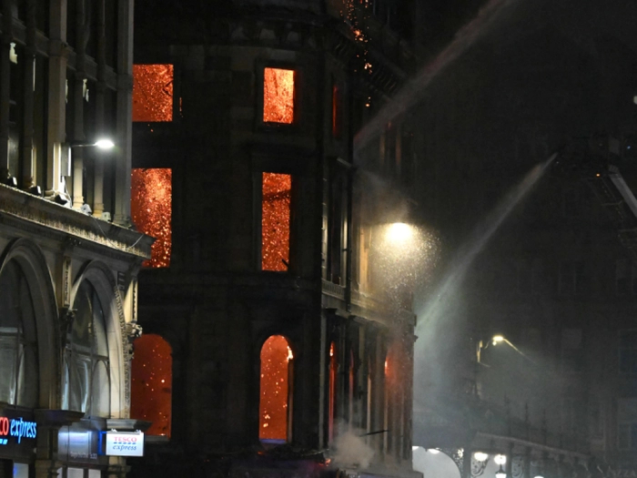 Hauptbahnhof Glasgow bei Brand größtenteils zerstört