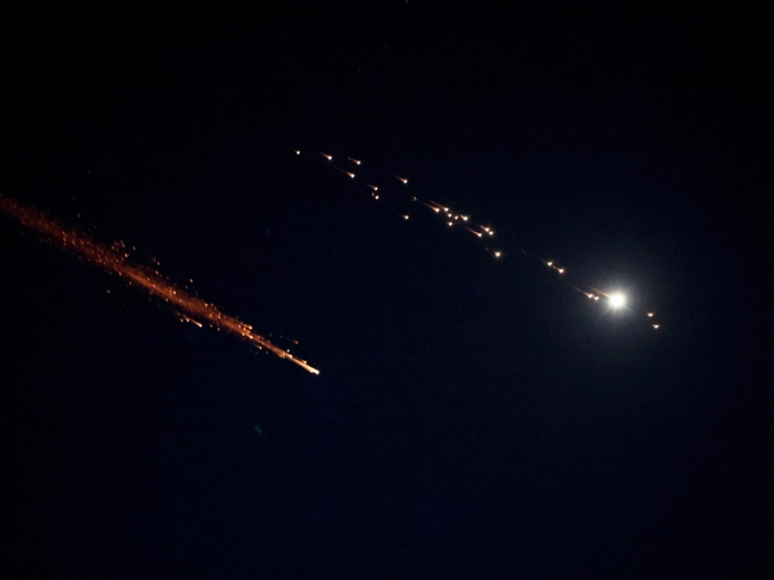 Israel attackiert Ziele der iranischen Regierung