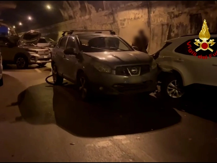 Auf Urlaubsinsel: Massenkarambolage mit 50 Fahrzeugen