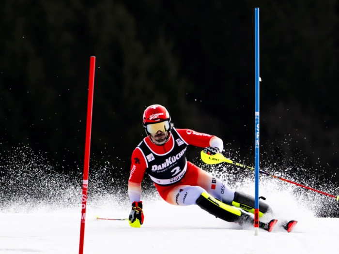 Schweizer Meillard führt im Startnummern-Slalom