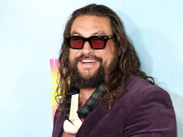 Jason Momoa flieht vor Fluten auf Hawaii