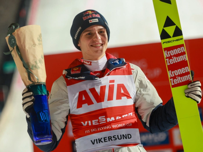 Embacher fliegt in Vikersund zum ersten Weltcupsieg