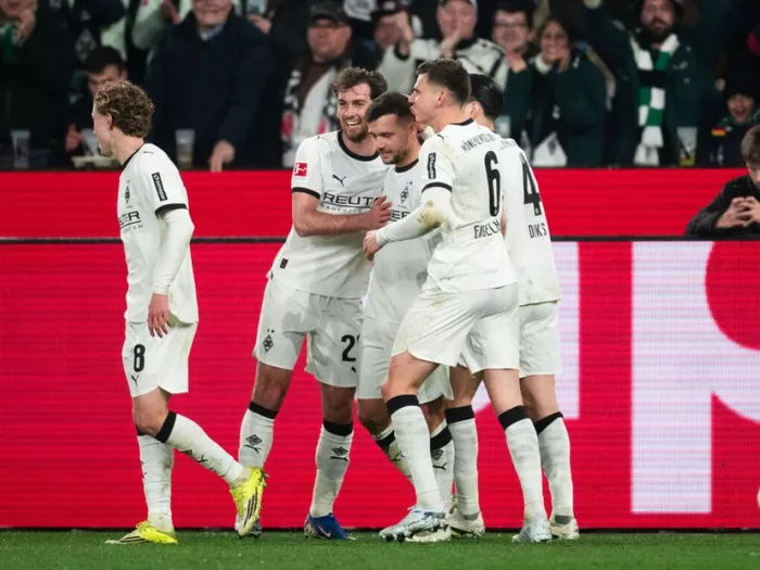 Stöger leitet Gladbacher Heimsieg mit Freistoß-Traumtor ein