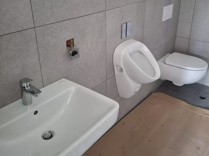 Toiletten am Bahnhof in St. Michael in Eppan: Renovierungsarbeiten angelaufen