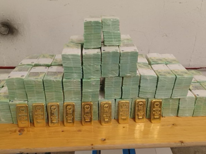 Ungarn setzt Geldtransporter aus Österreich für Ukraine fest