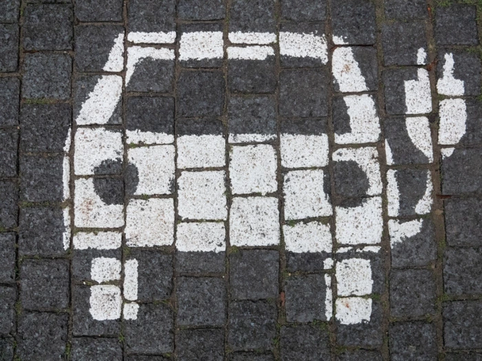 Deutschland fördert E-Autoladepunkte in Mehrparteienhäusern