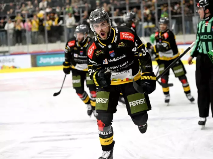 Wölfe stehen mit einem Bein im Finale