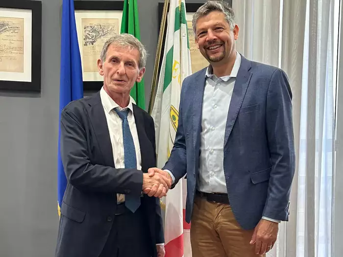 Wasserstoff und Mobilität: Land stärkt Zusammenarbeit mit Apulien