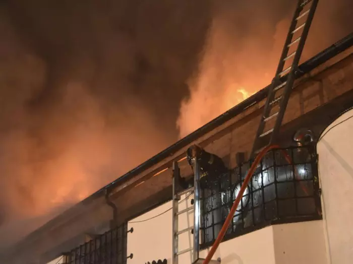 Großbrand bei Tiroler Hotel gelöscht
