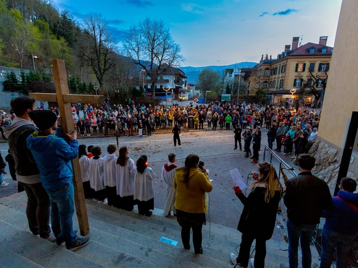 Jugendkreuzweg durch Bruneck