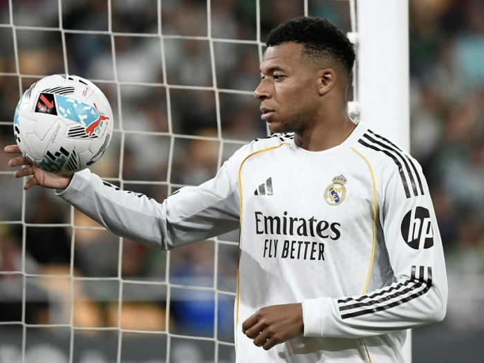 Stürmer-Star Mbappe mit Oberschenkelverletzung out