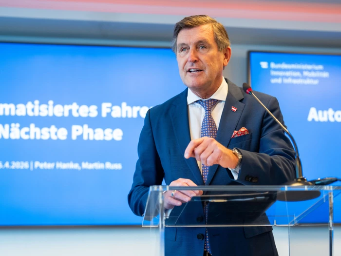 Hanke macht Weg für mehr Tests von fahrerlosen Bussen frei