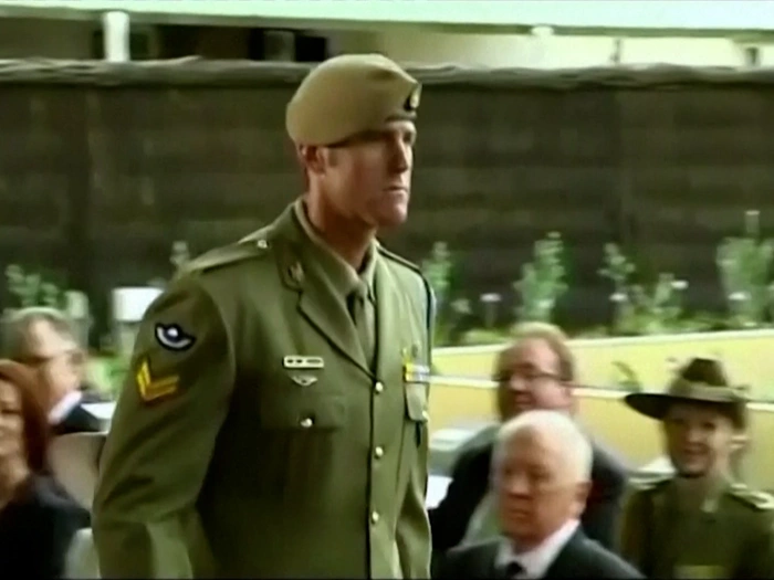 Nationalheld wegen Kriegsverbrechen festgenommen