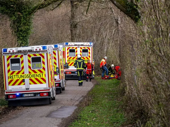 Baum umgestürzt - drei Tote in Norddeutschland
