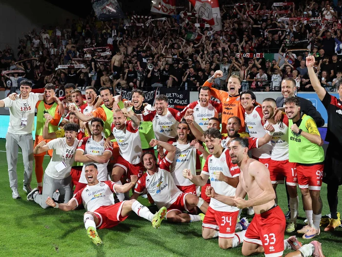 Vollbracht: Der FCS feiert den Klassenerhalt!