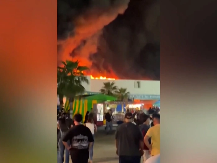 Flammeninferno auf Jahrmarkt fordert mehrere Todesopfer