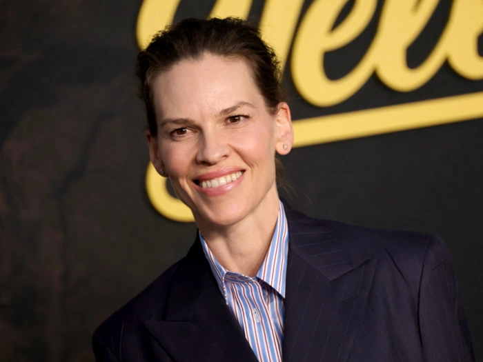 Hilary Swank: Hinterfrage wegen meiner Zwillinge viele Dinge