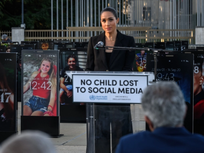 Herzogin Meghan eröffnete Schau für Social-Media-Opfer
