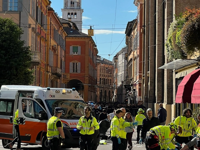Auto fuhr in Fußgänger in Modena: Zwei Opfer in Lebensgefahr