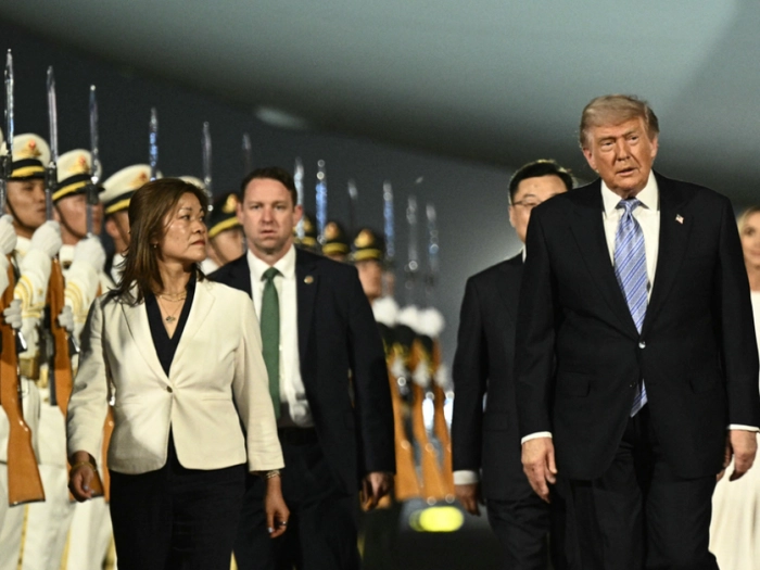 US-Präsident Trump in Peking empfangen