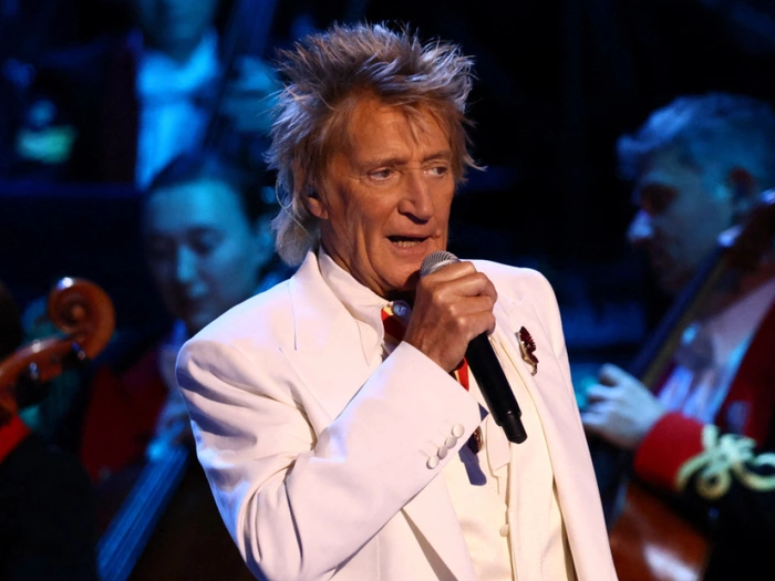 Rod Stewart während US-Konzert mit Sauerstoff versorgt
