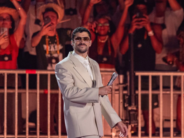 Bad Bunny trug Jacke von oberösterreichischem Eisstockverein