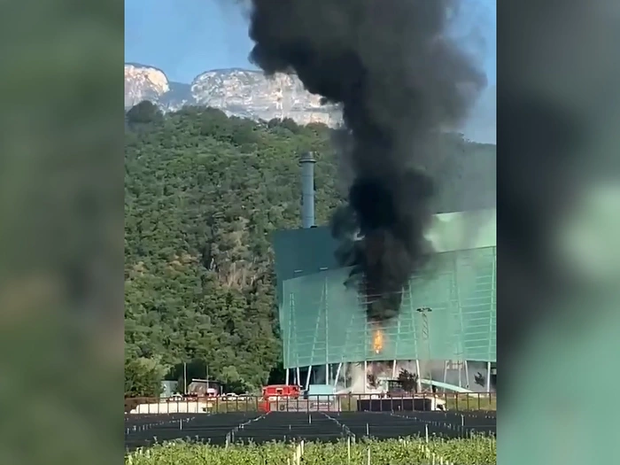 Brand bei Müllverbrennungsanlage - VIDEO