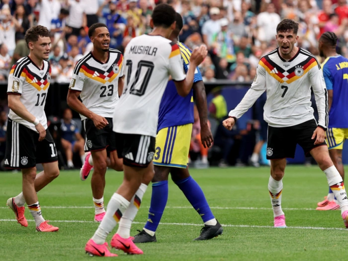 Klare Siege von Deutschland, Schweden bei WM